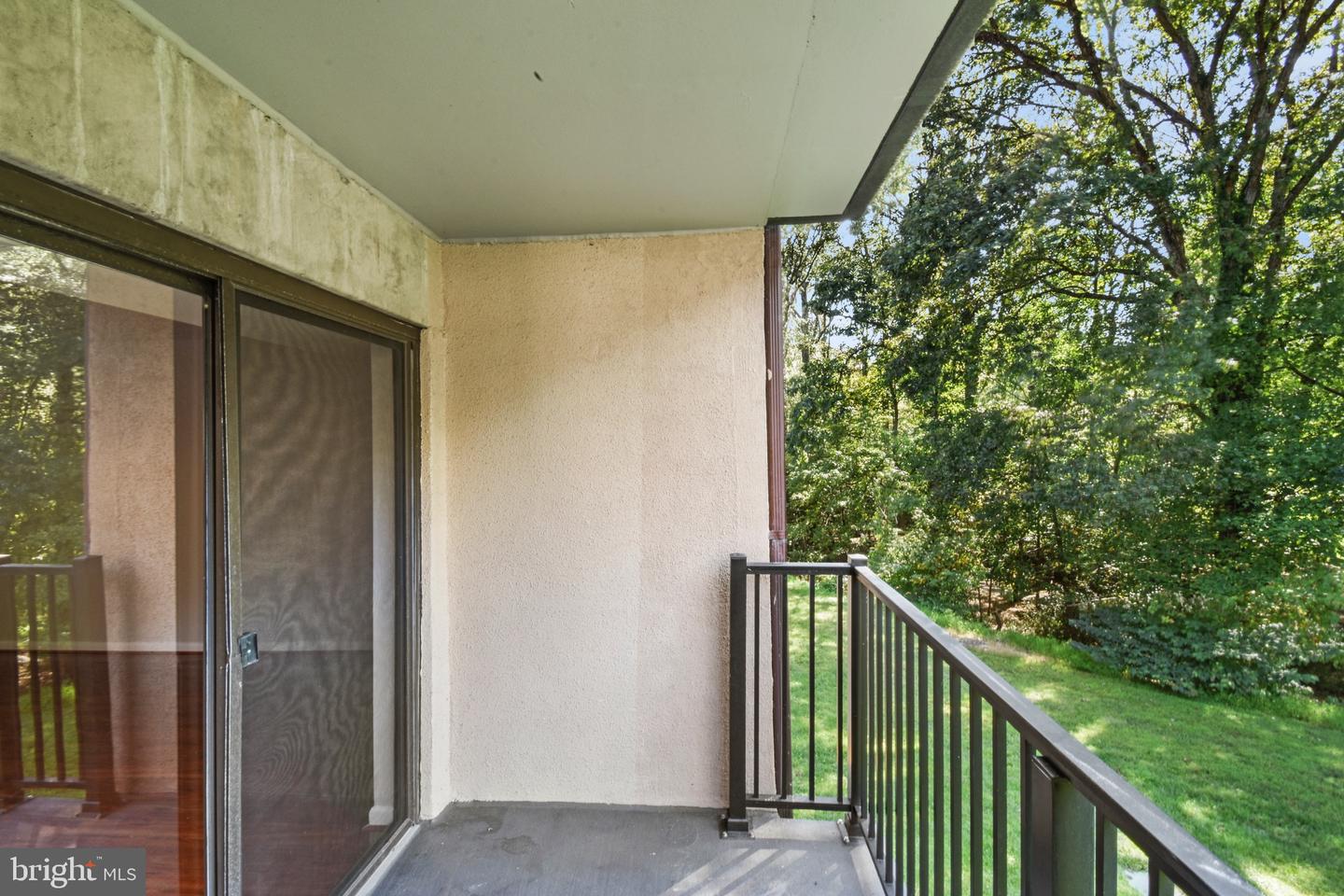 11653 STONEVIEW SQ #11C, RESTON, Virginia 20191, 3 Bedrooms Bedrooms, ,2 BathroomsBathrooms,Residential,For sale,11653 STONEVIEW SQ #11C,VAFX2273048 MLS # VAFX2273048