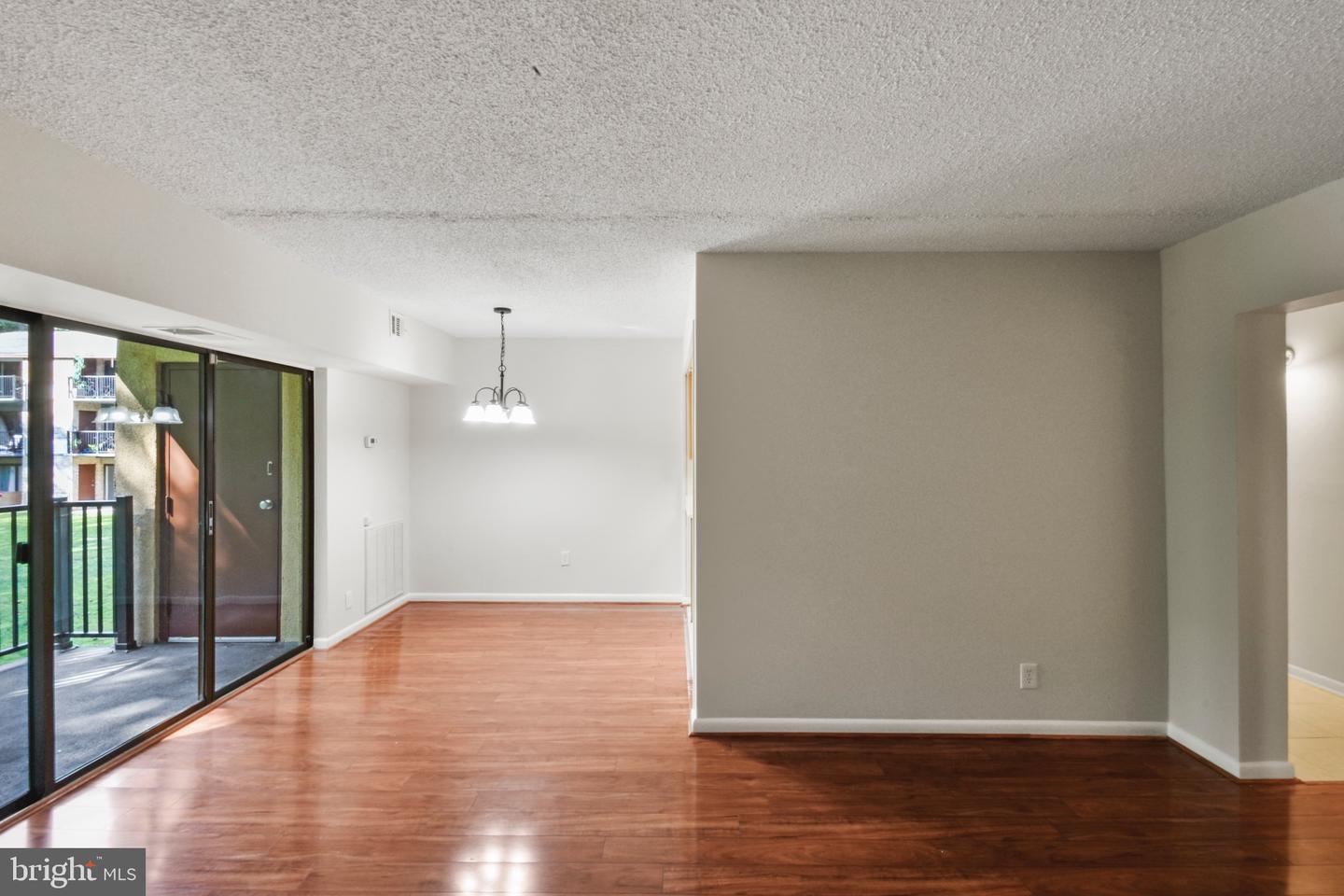 11653 STONEVIEW SQ #11C, RESTON, Virginia 20191, 3 Bedrooms Bedrooms, ,2 BathroomsBathrooms,Residential,For sale,11653 STONEVIEW SQ #11C,VAFX2273048 MLS # VAFX2273048