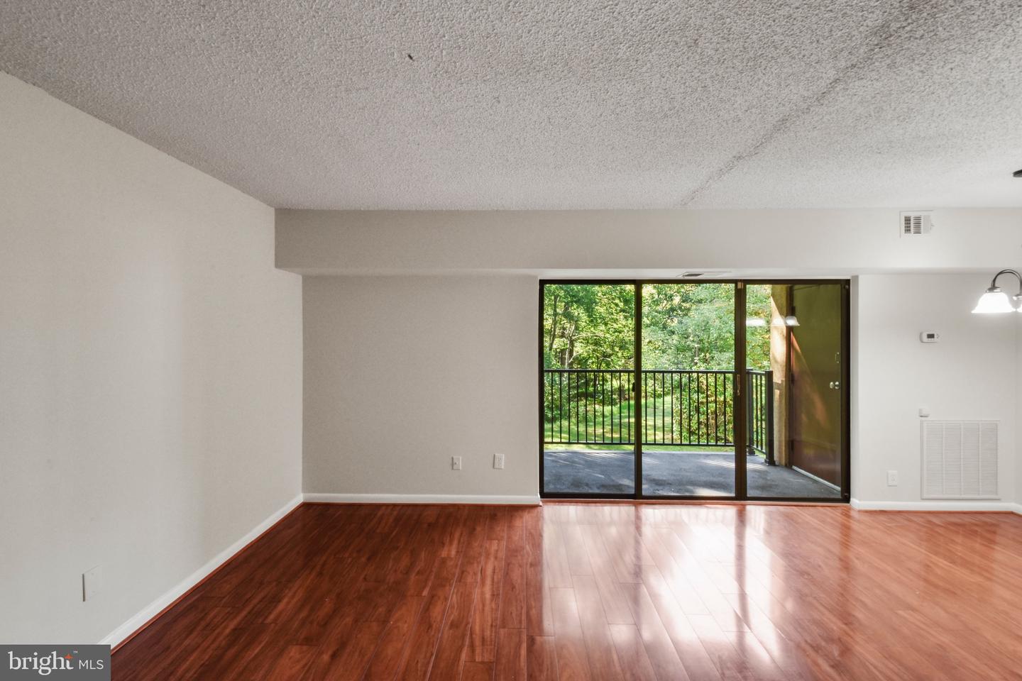 11653 STONEVIEW SQ #11C, RESTON, Virginia 20191, 3 Bedrooms Bedrooms, ,2 BathroomsBathrooms,Residential,For sale,11653 STONEVIEW SQ #11C,VAFX2273048 MLS # VAFX2273048