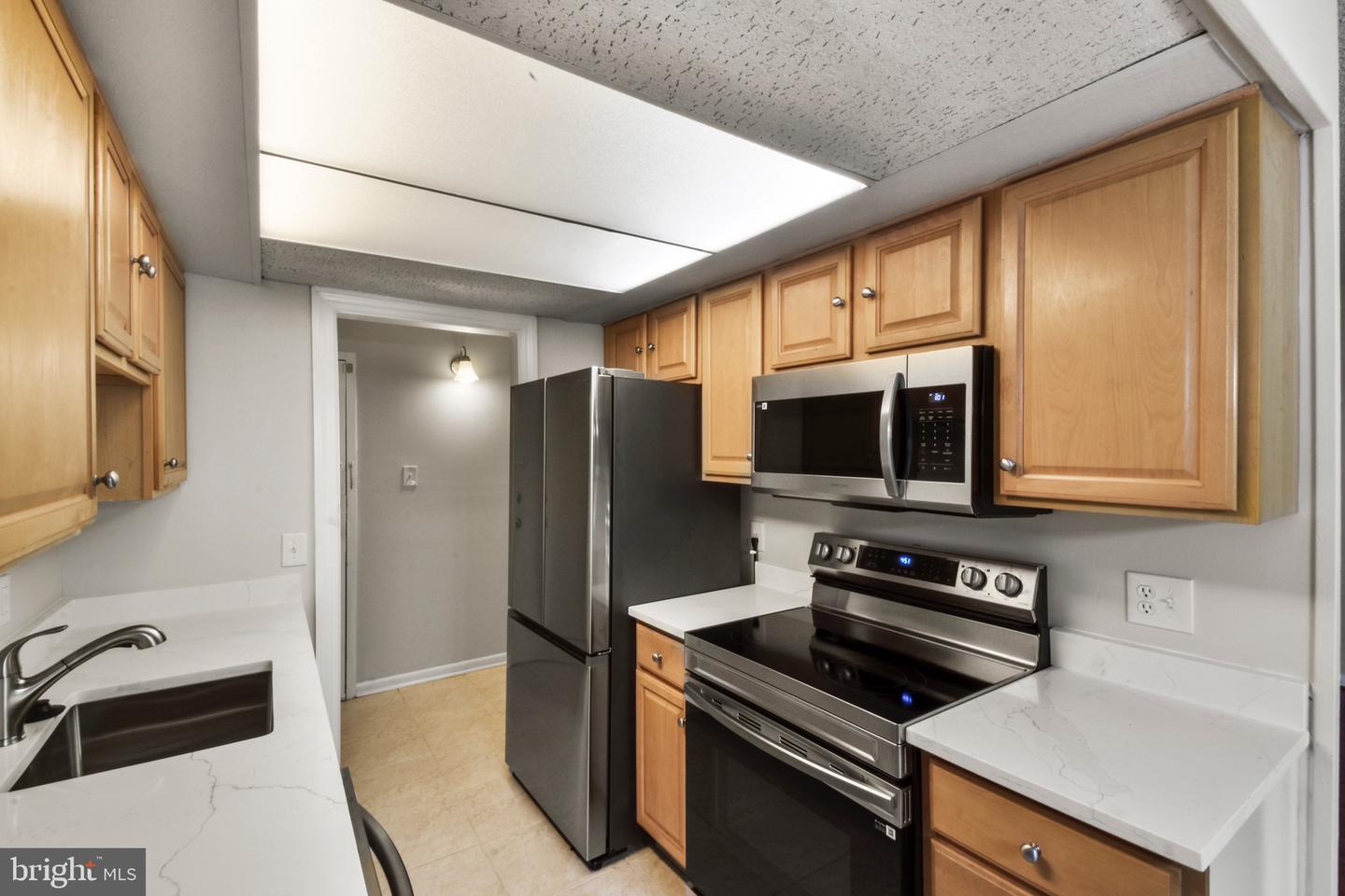 11653 STONEVIEW SQ #11C, RESTON, Virginia 20191, 3 Bedrooms Bedrooms, ,2 BathroomsBathrooms,Residential,For sale,11653 STONEVIEW SQ #11C,VAFX2273048 MLS # VAFX2273048