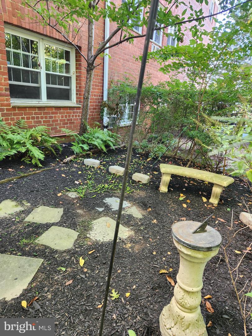3721 GUNSTON RD, ALEXANDRIA, Virginia 22302, 2 Bedrooms Bedrooms, ,1 BathroomBathrooms,Residential,For sale,3721 GUNSTON RD,VAAX2050588 MLS # VAAX2050588