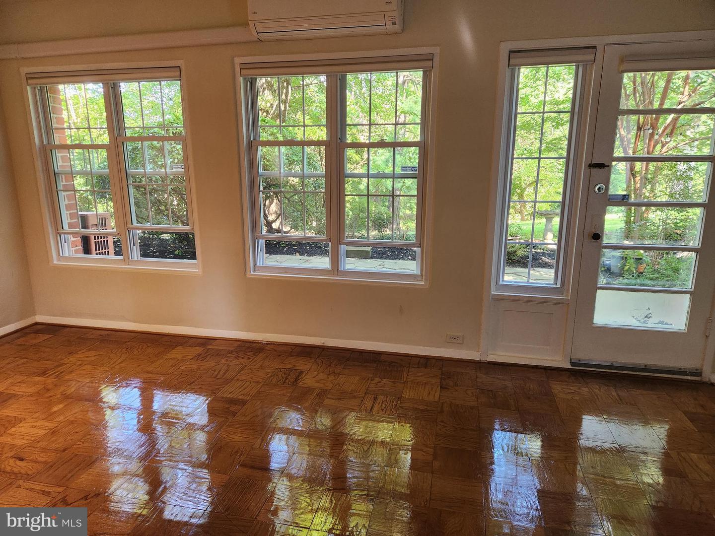 3721 GUNSTON RD, ALEXANDRIA, Virginia 22302, 2 Bedrooms Bedrooms, ,1 BathroomBathrooms,Residential,For sale,3721 GUNSTON RD,VAAX2050588 MLS # VAAX2050588
