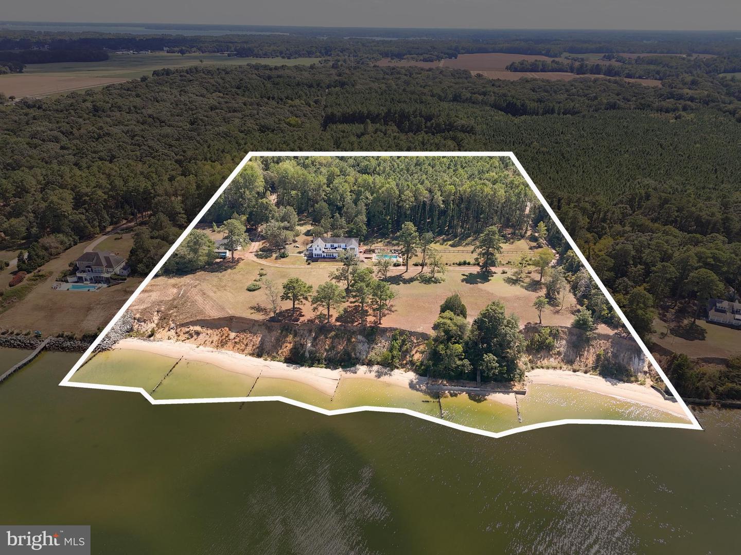 522 FELTON RD, DELTAVILLE, Virginia 23043, 5 Bedrooms Bedrooms, 10 Rooms Rooms,4 BathroomsBathrooms,Residential,For sale,522 FELTON RD,VAMX2000258 MLS # VAMX2000258
