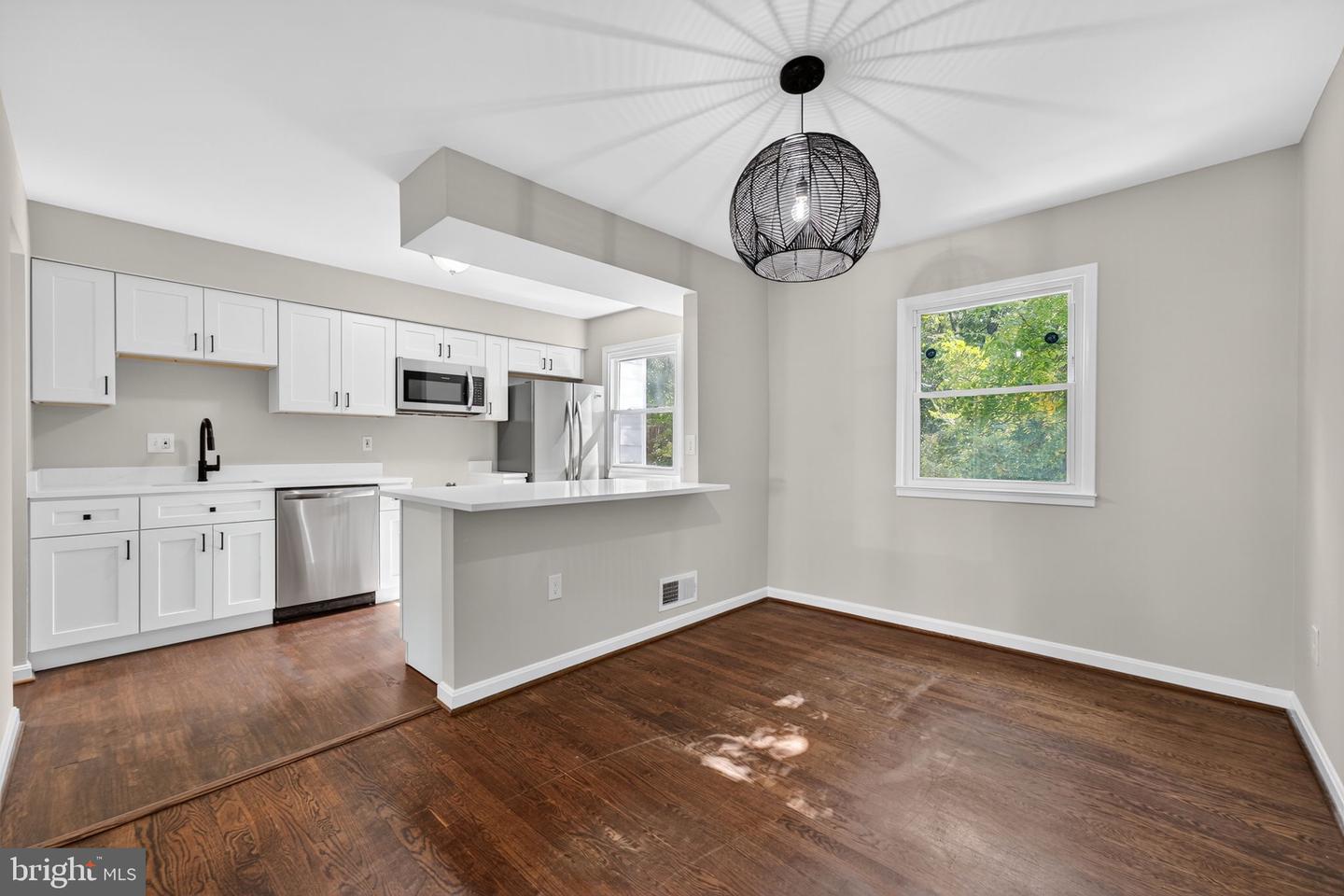14648 BAKERSFIELD ST, WOODBRIDGE, Virginia 22193, 3 Bedrooms Bedrooms, 5 Rooms Rooms,1 BathroomBathrooms,Residential,For sale,14648 BAKERSFIELD ST,VAPW2105478 MLS # VAPW2105478