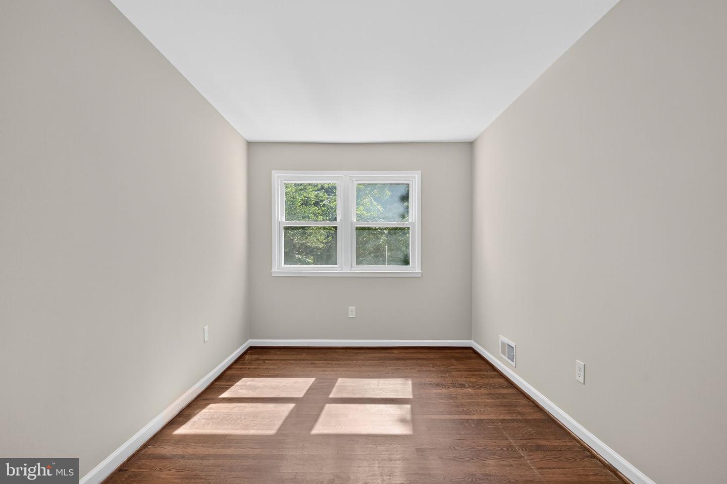 14648 BAKERSFIELD ST, WOODBRIDGE, Virginia 22193, 3 Bedrooms Bedrooms, 5 Rooms Rooms,1 BathroomBathrooms,Residential,For sale,14648 BAKERSFIELD ST,VAPW2105478 MLS # VAPW2105478