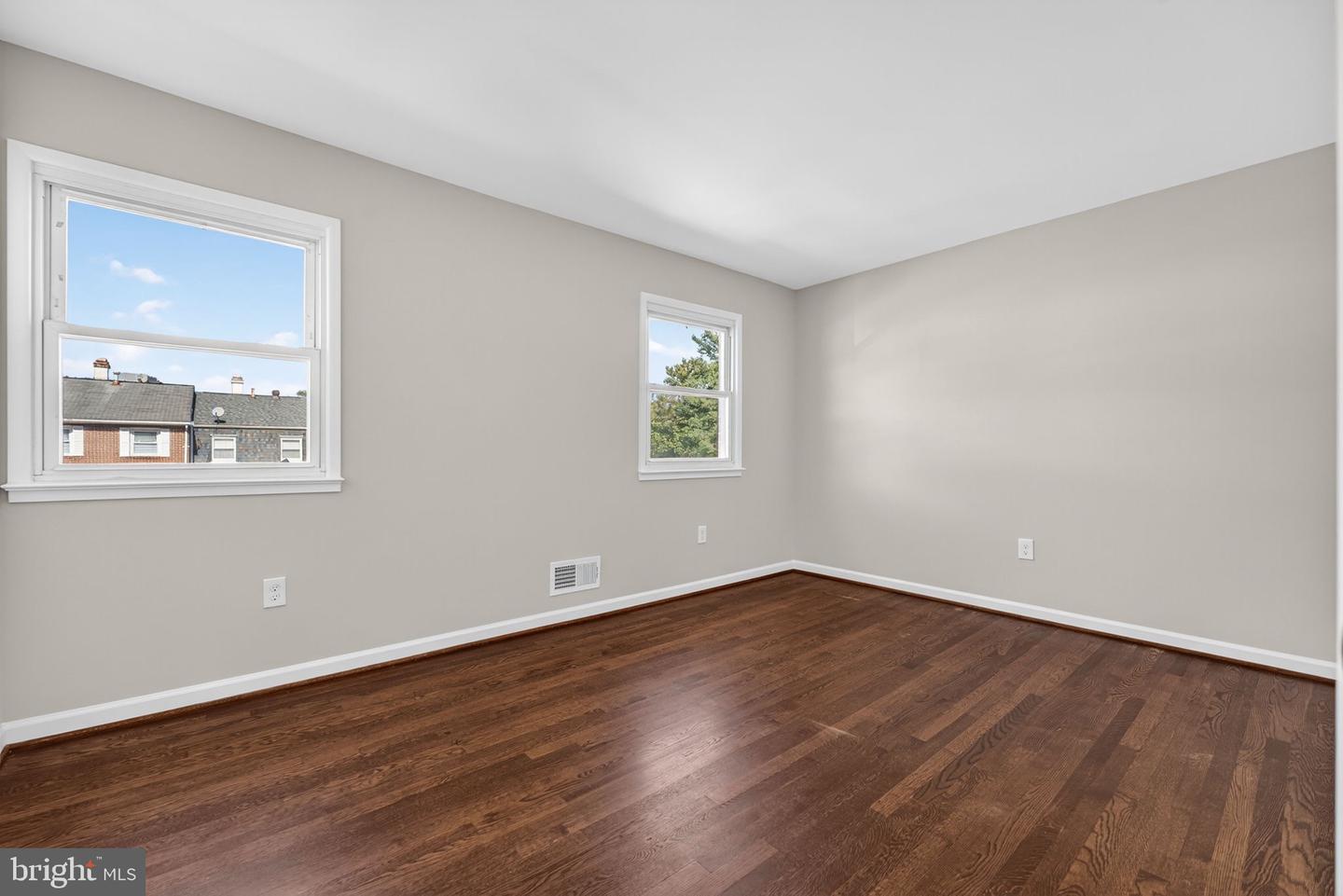 14648 BAKERSFIELD ST, WOODBRIDGE, Virginia 22193, 3 Bedrooms Bedrooms, 5 Rooms Rooms,1 BathroomBathrooms,Residential,For sale,14648 BAKERSFIELD ST,VAPW2105478 MLS # VAPW2105478