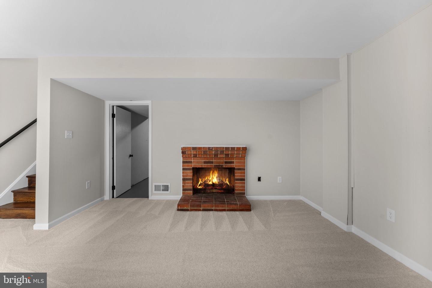 14648 BAKERSFIELD ST, WOODBRIDGE, Virginia 22193, 3 Bedrooms Bedrooms, 5 Rooms Rooms,1 BathroomBathrooms,Residential,For sale,14648 BAKERSFIELD ST,VAPW2105478 MLS # VAPW2105478