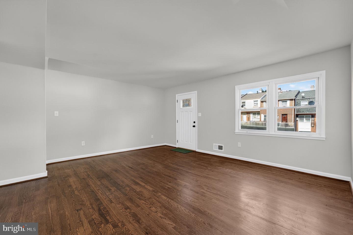 14648 BAKERSFIELD ST, WOODBRIDGE, Virginia 22193, 3 Bedrooms Bedrooms, 5 Rooms Rooms,1 BathroomBathrooms,Residential,For sale,14648 BAKERSFIELD ST,VAPW2105478 MLS # VAPW2105478