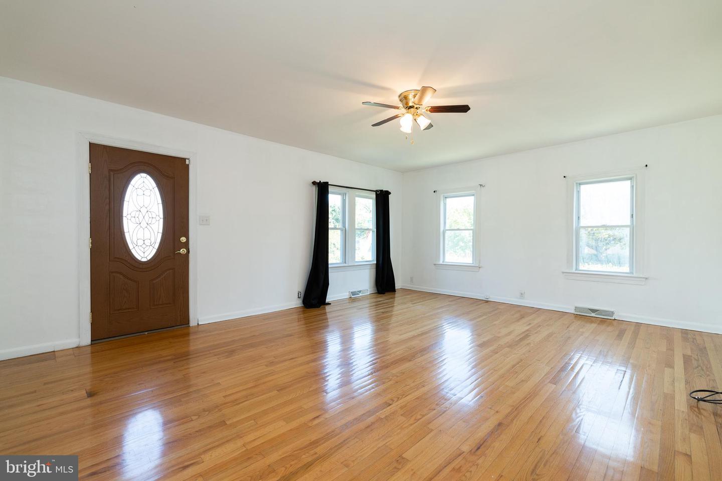 1125 CONWAY ST, WINCHESTER, Virginia 22601, 2 Bedrooms Bedrooms, ,1 BathroomBathrooms,Residential,For sale,1125 CONWAY ST,VAWI2009200 MLS # VAWI2009200