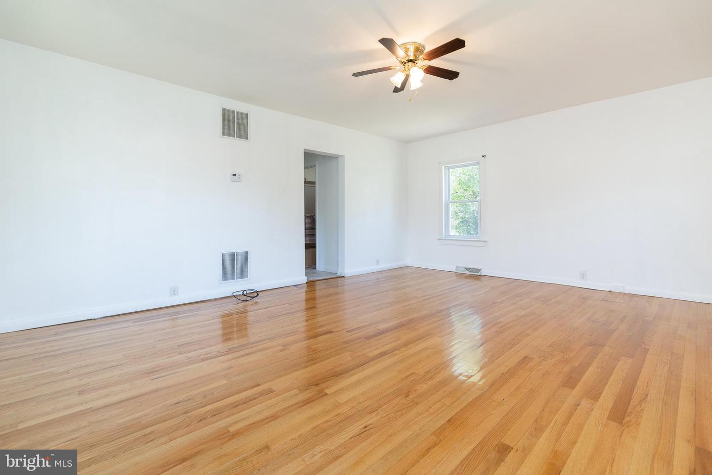 1125 CONWAY ST, WINCHESTER, Virginia 22601, 2 Bedrooms Bedrooms, ,1 BathroomBathrooms,Residential,For sale,1125 CONWAY ST,VAWI2009200 MLS # VAWI2009200