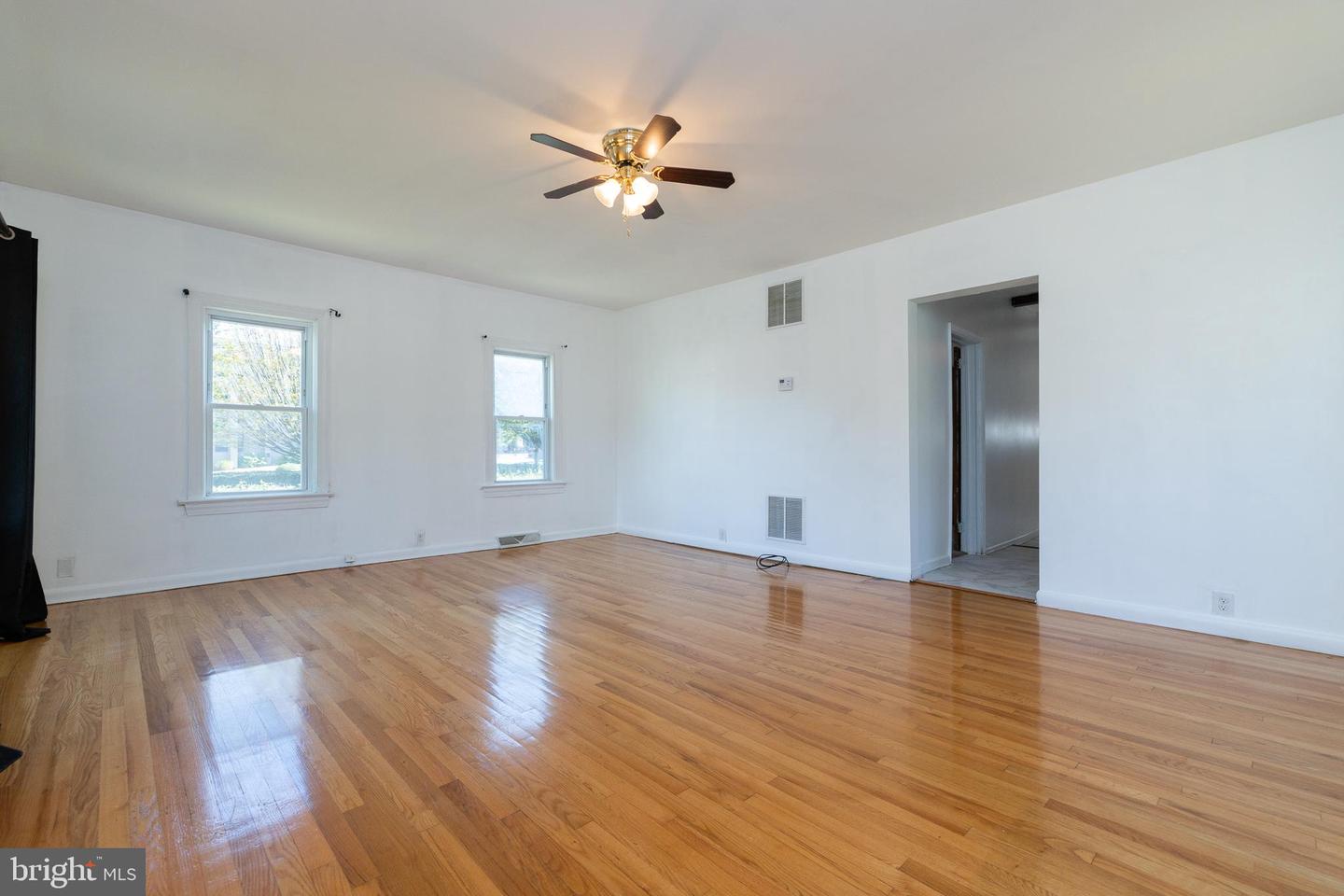 1125 CONWAY ST, WINCHESTER, Virginia 22601, 2 Bedrooms Bedrooms, ,1 BathroomBathrooms,Residential,For sale,1125 CONWAY ST,VAWI2009200 MLS # VAWI2009200