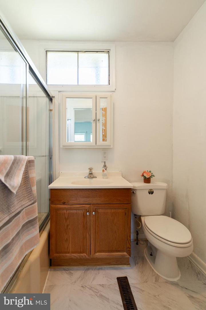 1125 CONWAY ST, WINCHESTER, Virginia 22601, 2 Bedrooms Bedrooms, ,1 BathroomBathrooms,Residential,For sale,1125 CONWAY ST,VAWI2009200 MLS # VAWI2009200