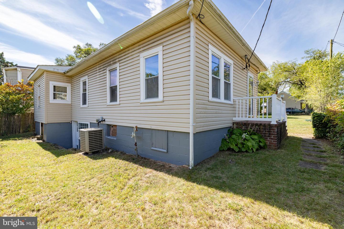 1125 CONWAY ST, WINCHESTER, Virginia 22601, 2 Bedrooms Bedrooms, ,1 BathroomBathrooms,Residential,For sale,1125 CONWAY ST,VAWI2009200 MLS # VAWI2009200