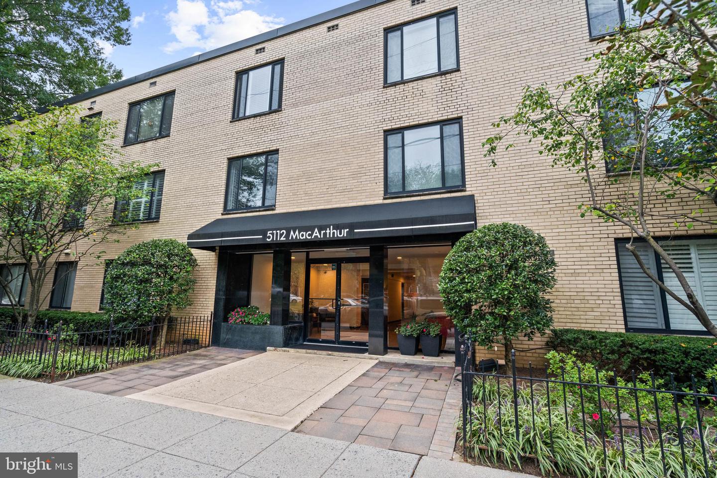 5112 MACARTHUR BLVD NW #2, WASHINGTON, District Of Columbia 20016, 1 Bedroom Bedrooms, ,1 BathroomBathrooms,Residential,For sale,5112 MACARTHUR BLVD NW #2,DCDC2225808 MLS # DCDC2225808