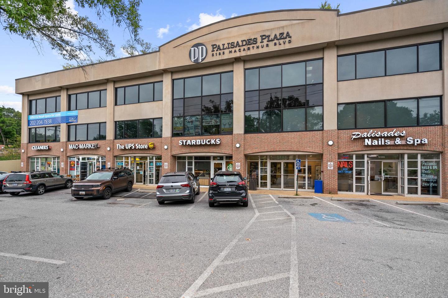 5112 MACARTHUR BLVD NW #2, WASHINGTON, District Of Columbia 20016, 1 Bedroom Bedrooms, ,1 BathroomBathrooms,Residential,For sale,5112 MACARTHUR BLVD NW #2,DCDC2225808 MLS # DCDC2225808