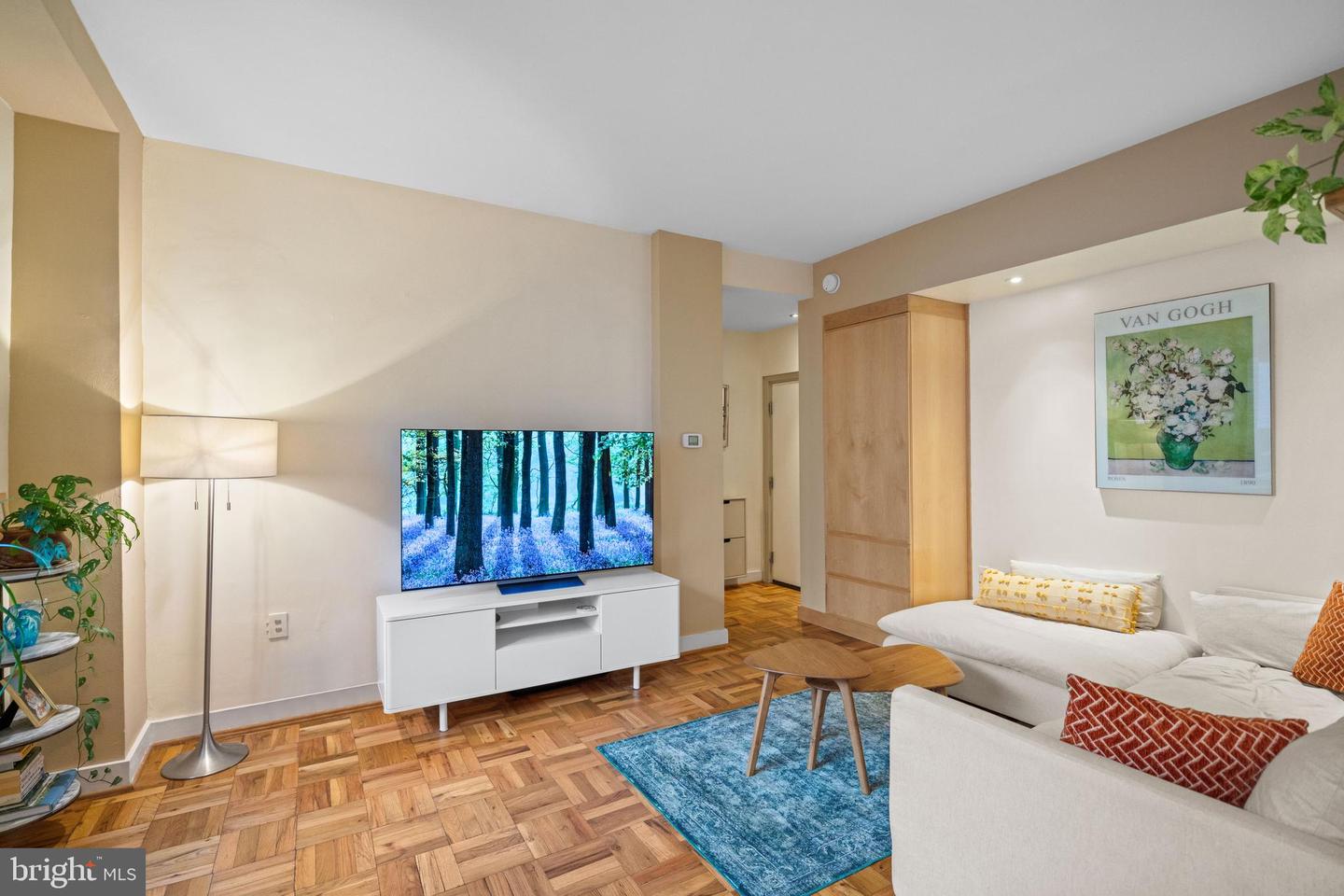 5112 MACARTHUR BLVD NW #2, WASHINGTON, District Of Columbia 20016, 1 Bedroom Bedrooms, ,1 BathroomBathrooms,Residential,For sale,5112 MACARTHUR BLVD NW #2,DCDC2225808 MLS # DCDC2225808