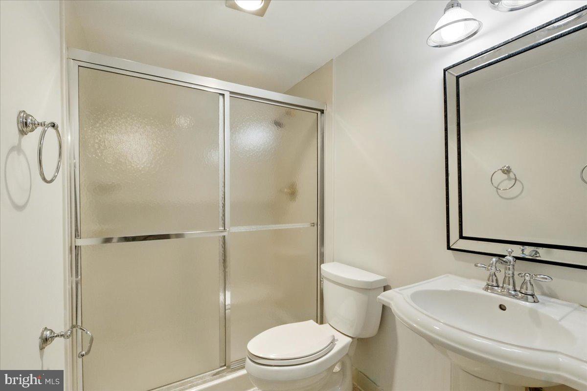6301 STEVENSON AVE #412, ALEXANDRIA, Virginia 22304, 2 Bedrooms Bedrooms, ,2 BathroomsBathrooms,Residential,For sale,6301 STEVENSON AVE #412,VAAX2050598 MLS # VAAX2050598