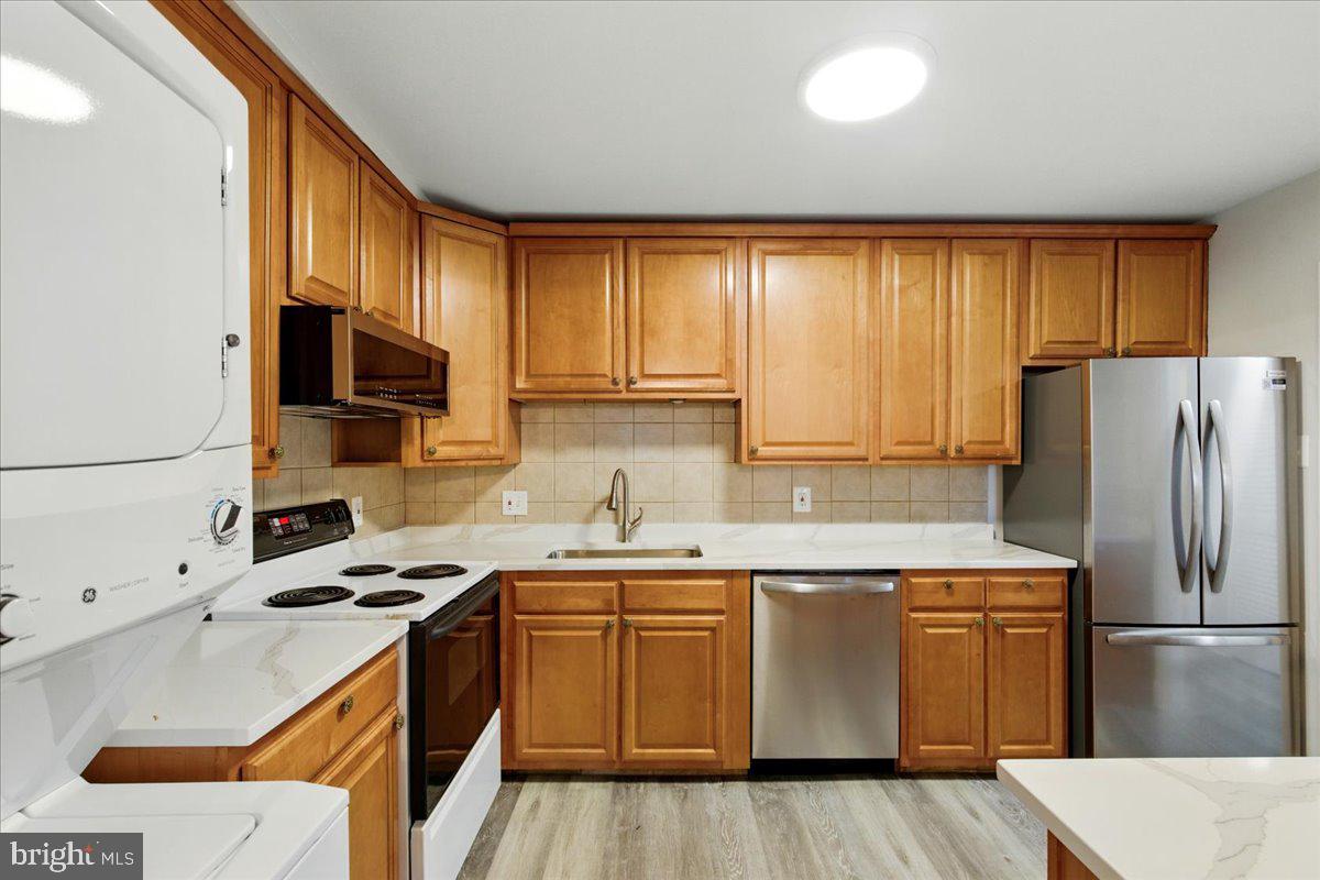 6301 STEVENSON AVE #412, ALEXANDRIA, Virginia 22304, 2 Bedrooms Bedrooms, ,2 BathroomsBathrooms,Residential,For sale,6301 STEVENSON AVE #412,VAAX2050598 MLS # VAAX2050598
