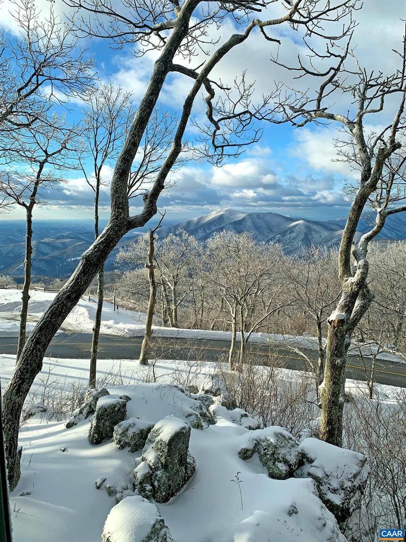 549 DEVILS KNOB LOOP, WINTERGREEN RESORT, Virginia 22967, 3 Bedrooms Bedrooms, ,3 BathroomsBathrooms,Residential,For sale,549 DEVILS KNOB LOOP,669740 MLS # 669740
