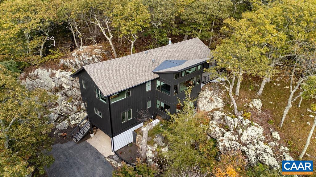 549 DEVILS KNOB LOOP, WINTERGREEN RESORT, Virginia 22967, 3 Bedrooms Bedrooms, ,3 BathroomsBathrooms,Residential,For sale,549 DEVILS KNOB LOOP,669740 MLS # 669740
