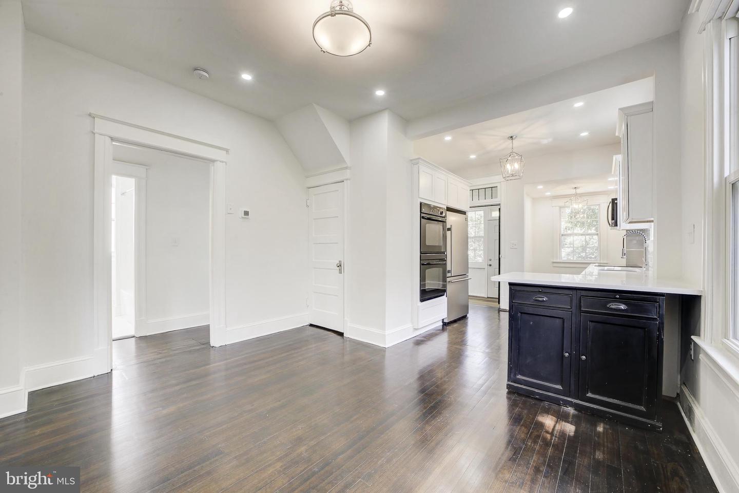 3214 5TH ST SE, WASHINGTON, District Of Columbia 20032, 6 Bedrooms Bedrooms, ,3 BathroomsBathrooms,Residential,For sale,3214 5TH ST SE,DCDC2215404 MLS # DCDC2215404