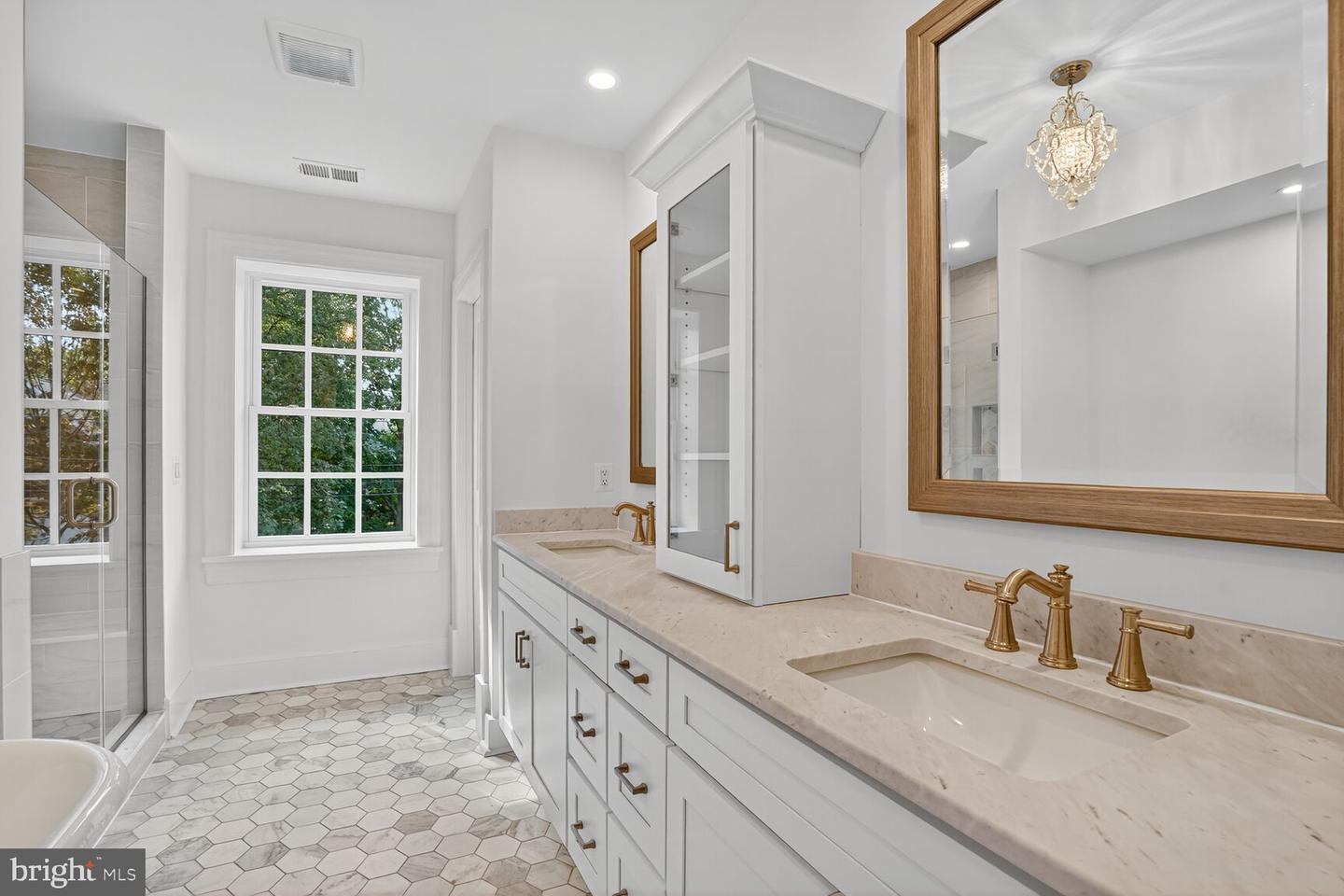 812 FULTON AVE, FALLS CHURCH, Virginia 22046, 5 Bedrooms Bedrooms, ,4 BathroomsBathrooms,Residential,For sale,812 FULTON AVE,VAFA2003236 MLS # VAFA2003236