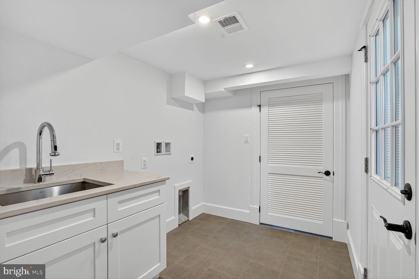 812 FULTON AVE, FALLS CHURCH, Virginia 22046, 5 Bedrooms Bedrooms, ,4 BathroomsBathrooms,Residential,For sale,812 FULTON AVE,VAFA2003236 MLS # VAFA2003236