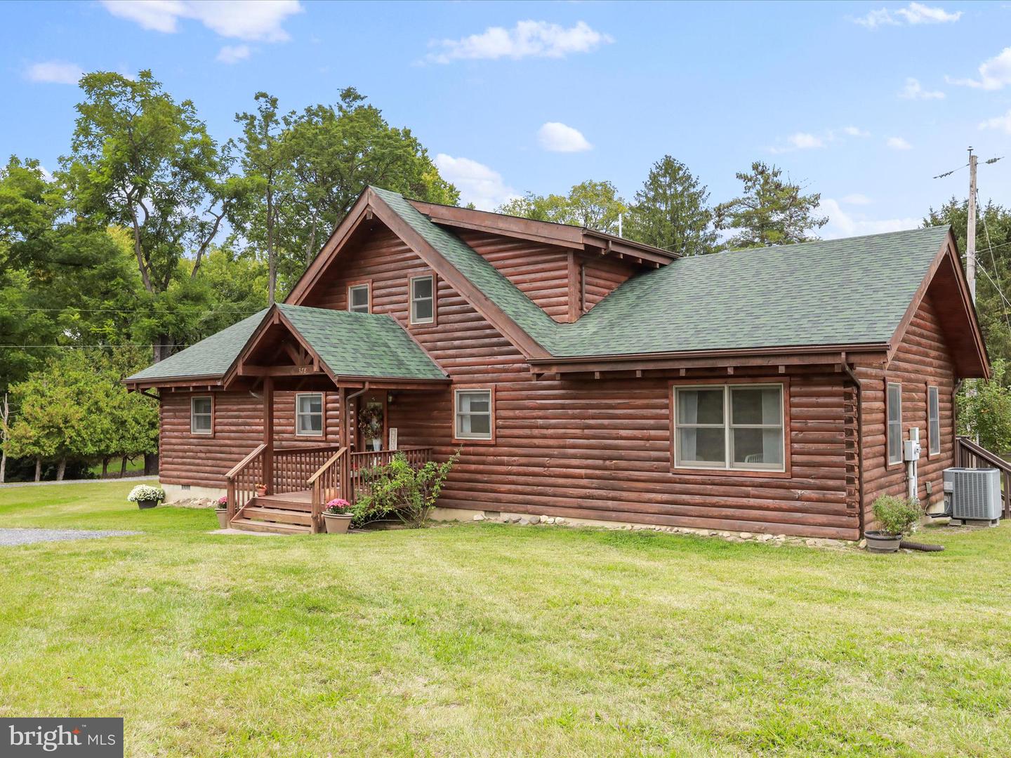 378 PANHANDLE RD, BENTONVILLE, Virginia 22610, 3 Bedrooms Bedrooms, ,2 BathroomsBathrooms,Residential,For sale,378 PANHANDLE RD,VAWR2012184 MLS # VAWR2012184