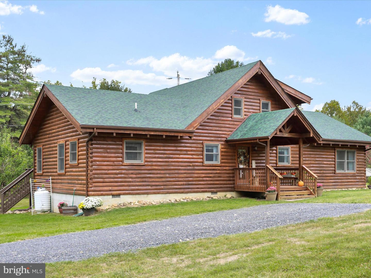 378 PANHANDLE RD, BENTONVILLE, Virginia 22610, 3 Bedrooms Bedrooms, ,2 BathroomsBathrooms,Residential,For sale,378 PANHANDLE RD,VAWR2012184 MLS # VAWR2012184