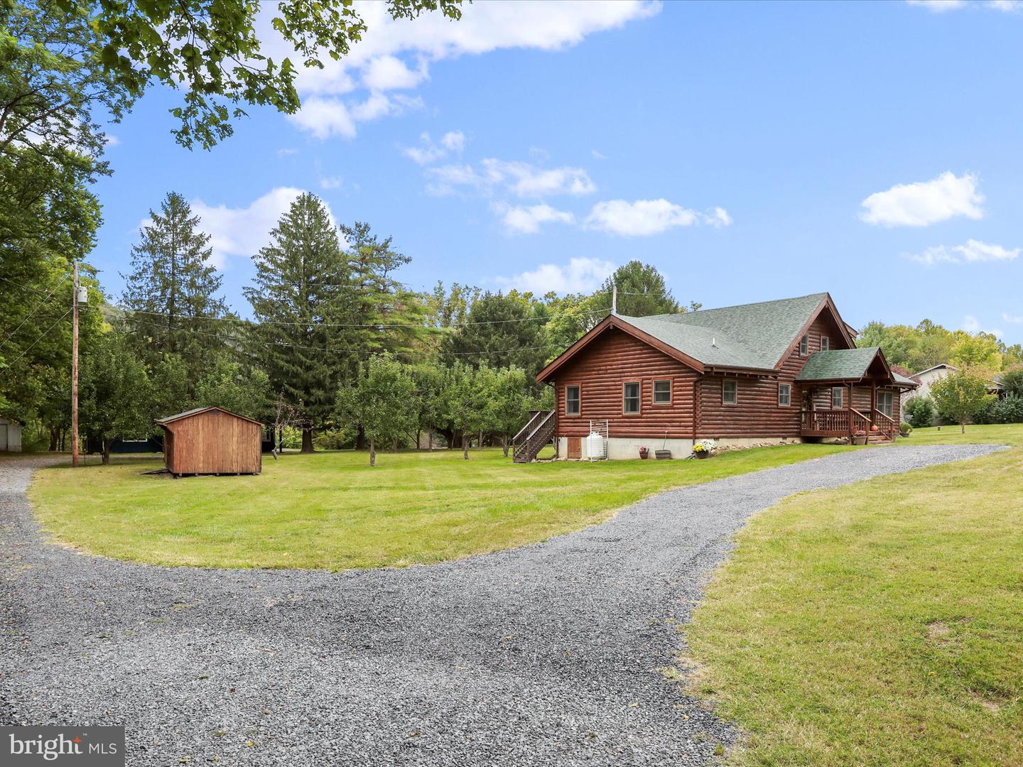 378 PANHANDLE RD, BENTONVILLE, Virginia 22610, 3 Bedrooms Bedrooms, ,2 BathroomsBathrooms,Residential,For sale,378 PANHANDLE RD,VAWR2012184 MLS # VAWR2012184