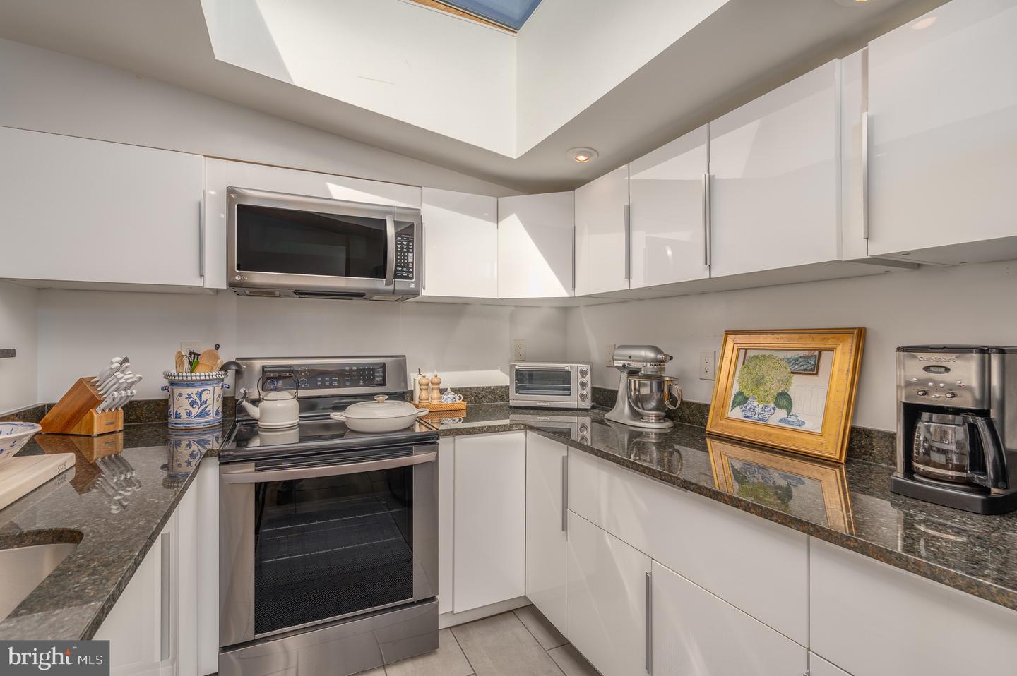2115 S ST NW #3A, WASHINGTON, District Of Columbia 20008, 1 Bedroom Bedrooms, ,1 BathroomBathrooms,Residential,For sale,2115 S ST NW #3A,DCDC2221454 MLS # DCDC2221454