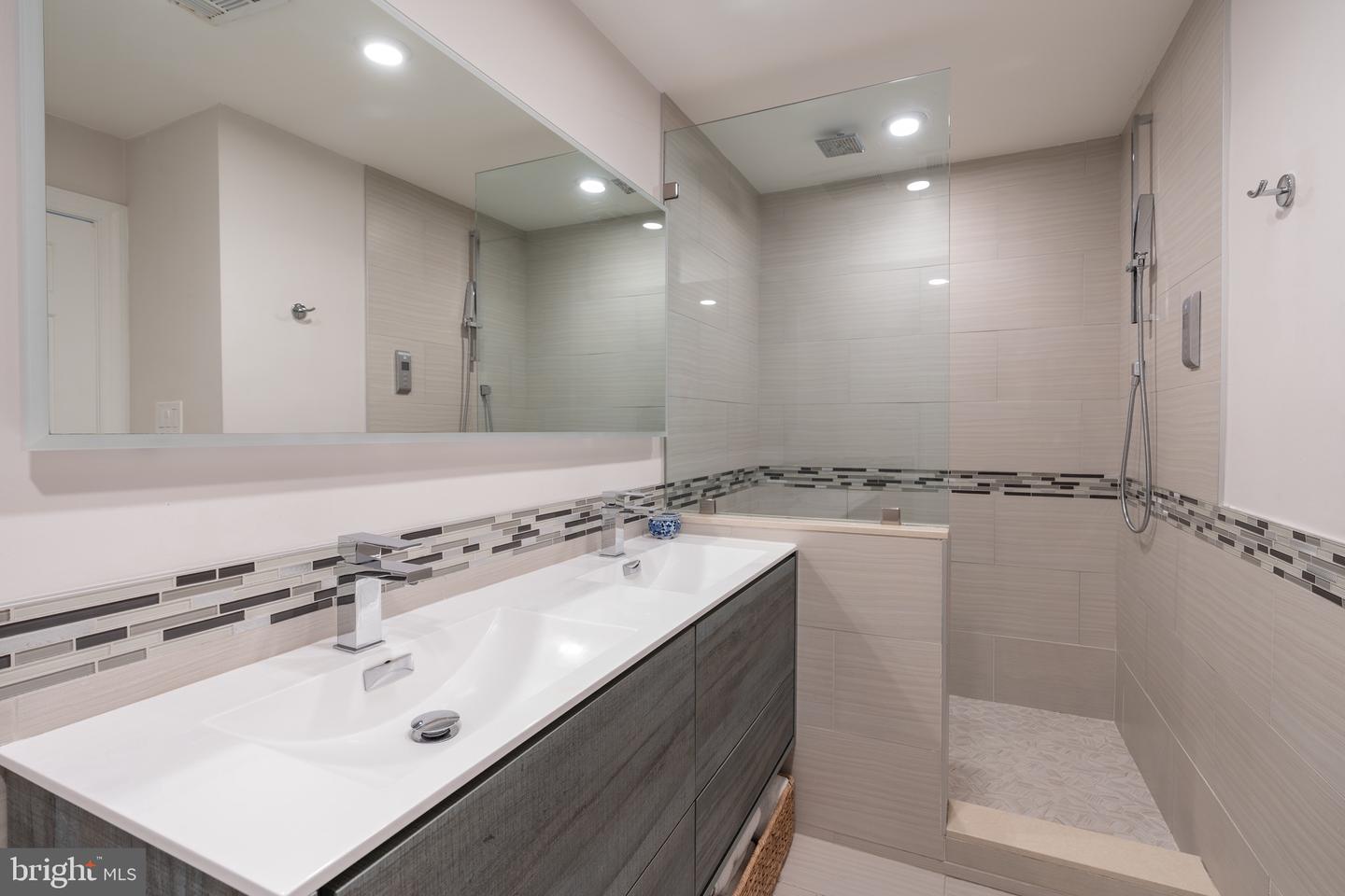 2115 S ST NW #3A, WASHINGTON, District Of Columbia 20008, 1 Bedroom Bedrooms, ,1 BathroomBathrooms,Residential,For sale,2115 S ST NW #3A,DCDC2221454 MLS # DCDC2221454