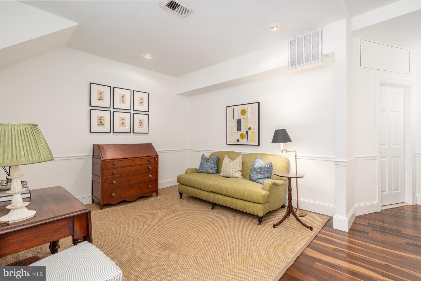2115 S ST NW #3A, WASHINGTON, District Of Columbia 20008, 1 Bedroom Bedrooms, ,1 BathroomBathrooms,Residential,For sale,2115 S ST NW #3A,DCDC2221454 MLS # DCDC2221454