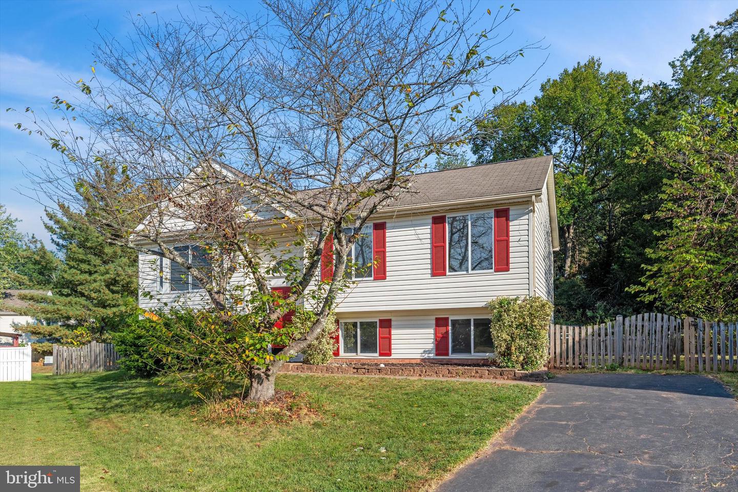 10285 LONG HILL CT, MANASSAS, Virginia 20110, 5 Bedrooms Bedrooms, 5 Rooms Rooms,2 BathroomsBathrooms,Residential,For sale,10285 LONG HILL CT,VAMN2009356 MLS # VAMN2009356