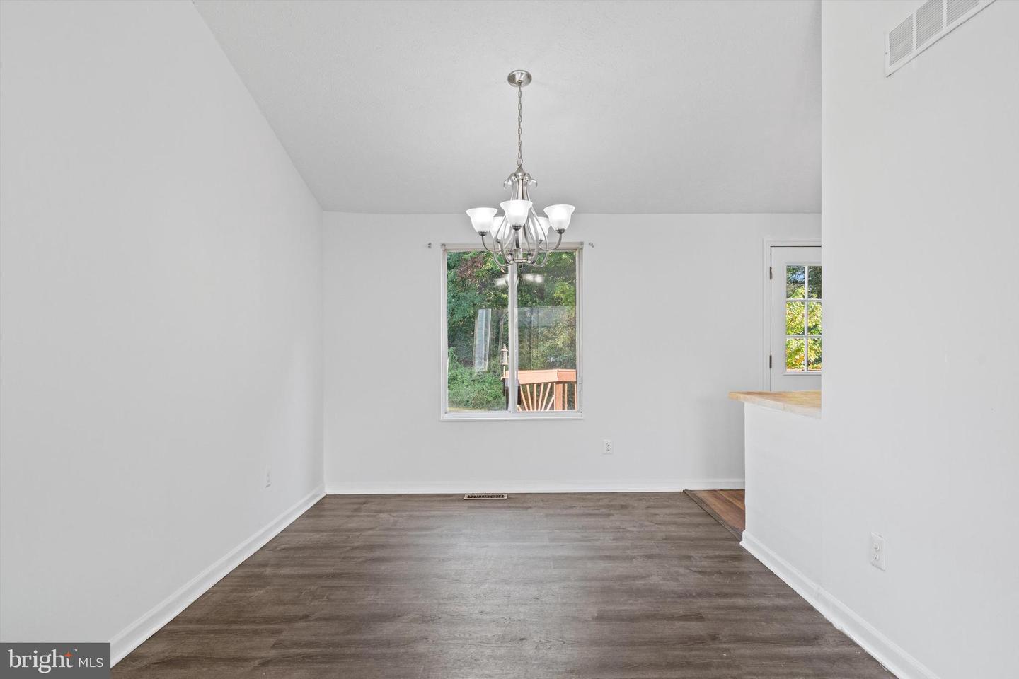 10285 LONG HILL CT, MANASSAS, Virginia 20110, 5 Bedrooms Bedrooms, 5 Rooms Rooms,2 BathroomsBathrooms,Residential,For sale,10285 LONG HILL CT,VAMN2009356 MLS # VAMN2009356