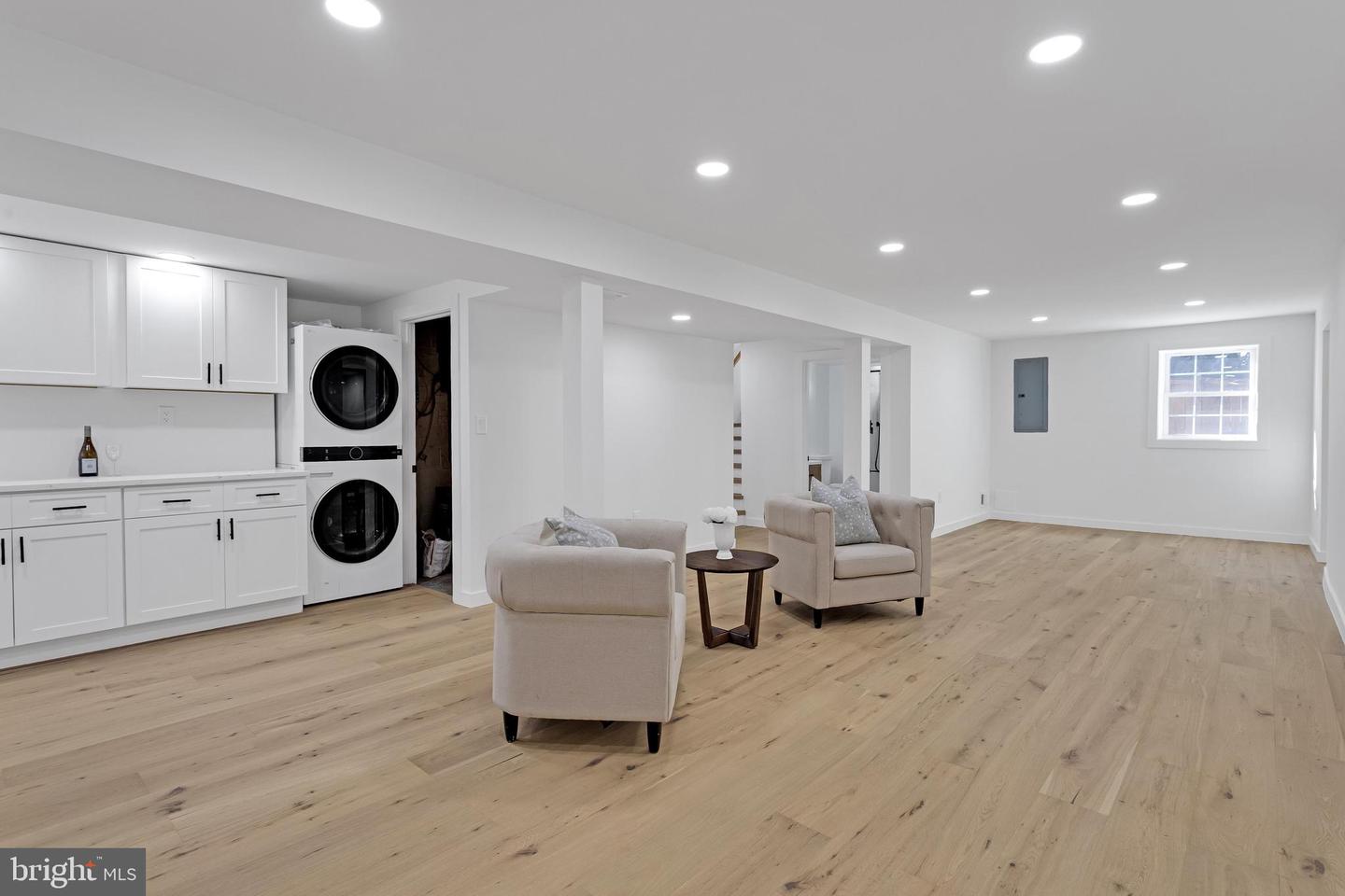 5609 8TH PL N, ARLINGTON, Virginia 22205, 6 Bedrooms Bedrooms, ,3 BathroomsBathrooms,Residential,For sale,5609 8TH PL N,VAAR2063964 MLS # VAAR2063964