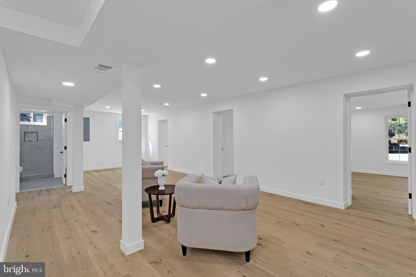 5609 8TH PL N, ARLINGTON, Virginia 22205, 6 Bedrooms Bedrooms, ,3 BathroomsBathrooms,Residential,For sale,5609 8TH PL N,VAAR2063964 MLS # VAAR2063964
