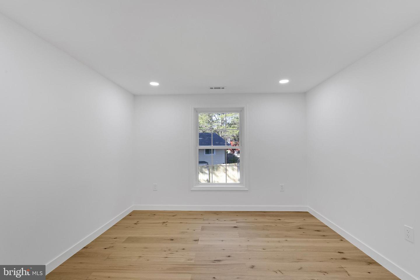 5609 8TH PL N, ARLINGTON, Virginia 22205, 6 Bedrooms Bedrooms, ,3 BathroomsBathrooms,Residential,For sale,5609 8TH PL N,VAAR2063964 MLS # VAAR2063964