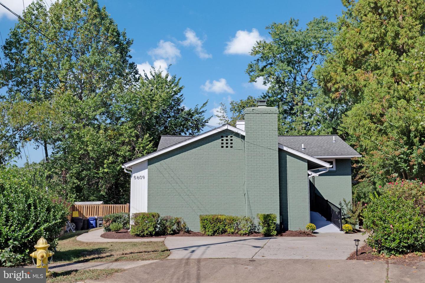 5609 8TH PL N, ARLINGTON, Virginia 22205, 6 Bedrooms Bedrooms, ,3 BathroomsBathrooms,Residential,For sale,5609 8TH PL N,VAAR2063964 MLS # VAAR2063964