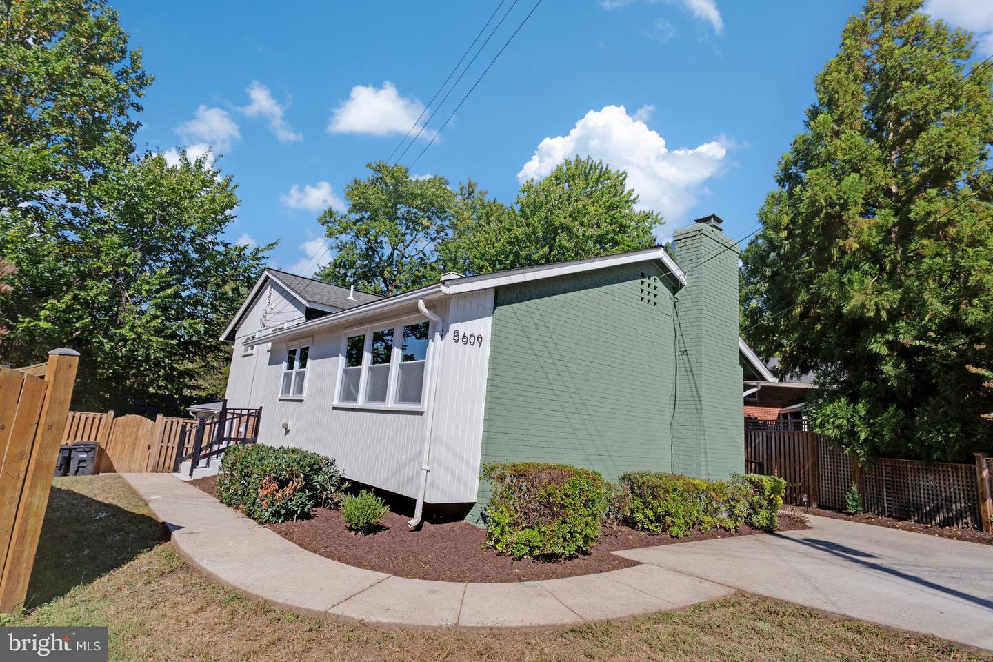 5609 8TH PL N, ARLINGTON, Virginia 22205, 6 Bedrooms Bedrooms, ,3 BathroomsBathrooms,Residential,For sale,5609 8TH PL N,VAAR2063964 MLS # VAAR2063964