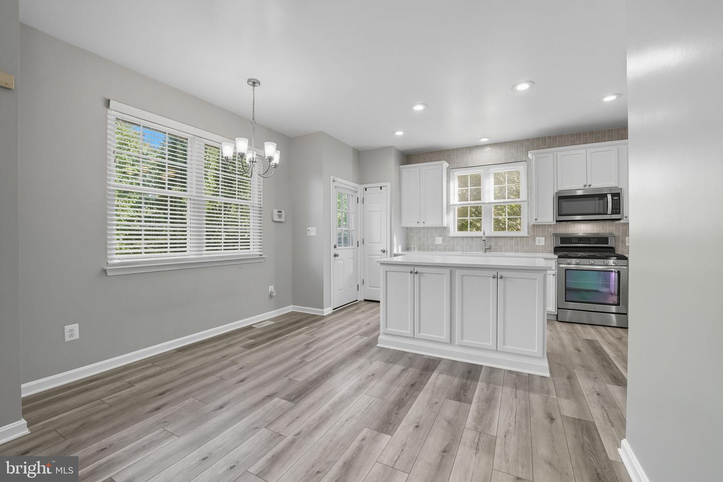 12410 IONA SOUND DR, BRISTOW, Virginia 20136, 3 Bedrooms Bedrooms, ,2 BathroomsBathrooms,Residential,For sale,12410 IONA SOUND DR,VAPW2104472 MLS # VAPW2104472