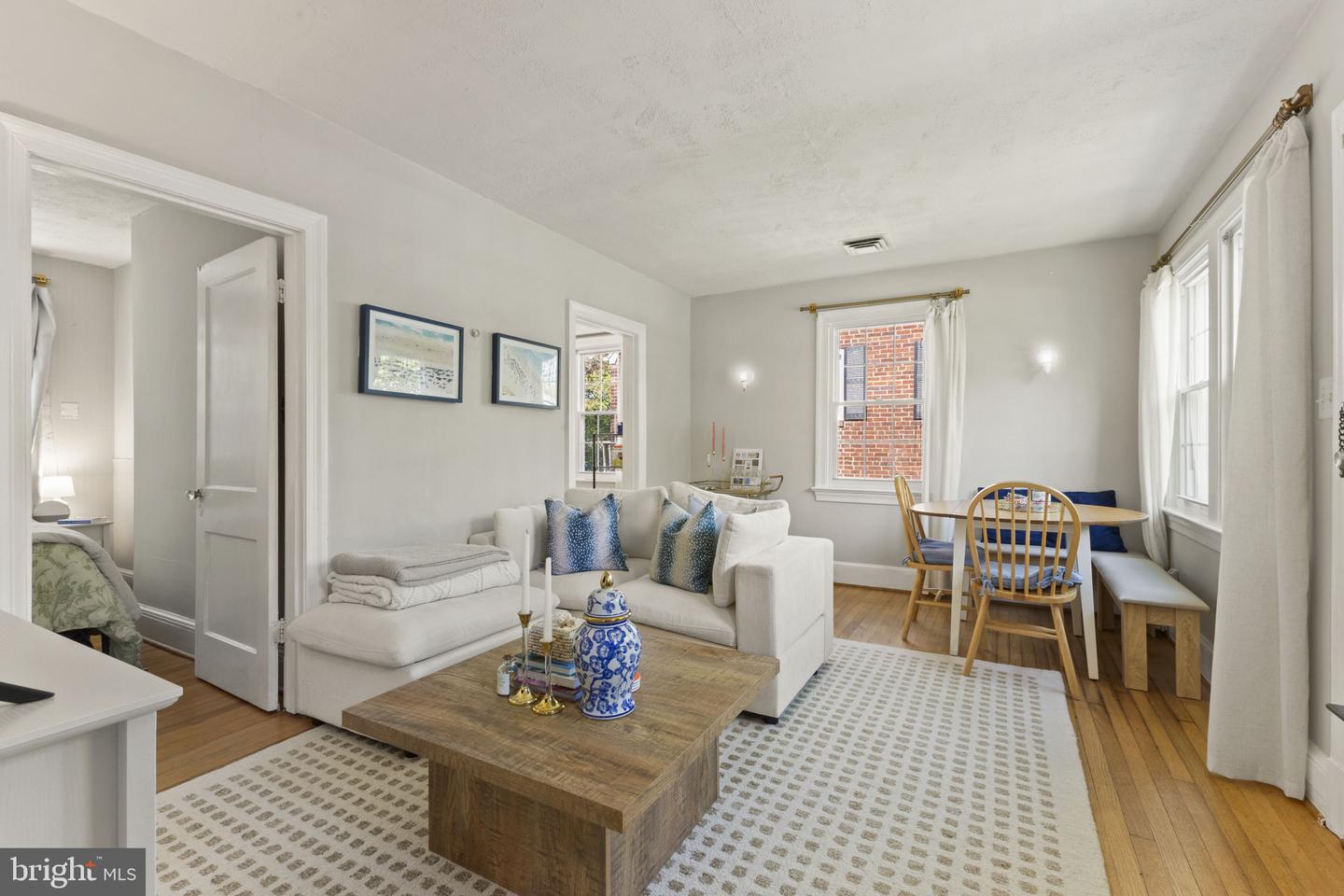 862 N ABINGDON ST, ARLINGTON, Virginia 22203, 3 Bedrooms Bedrooms, ,1 BathroomBathrooms,Residential,For sale,862 N ABINGDON ST,VAAR2064336 MLS # VAAR2064336