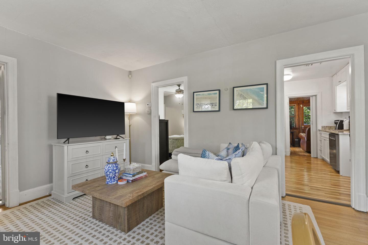 862 N ABINGDON ST, ARLINGTON, Virginia 22203, 3 Bedrooms Bedrooms, ,1 BathroomBathrooms,Residential,For sale,862 N ABINGDON ST,VAAR2064336 MLS # VAAR2064336