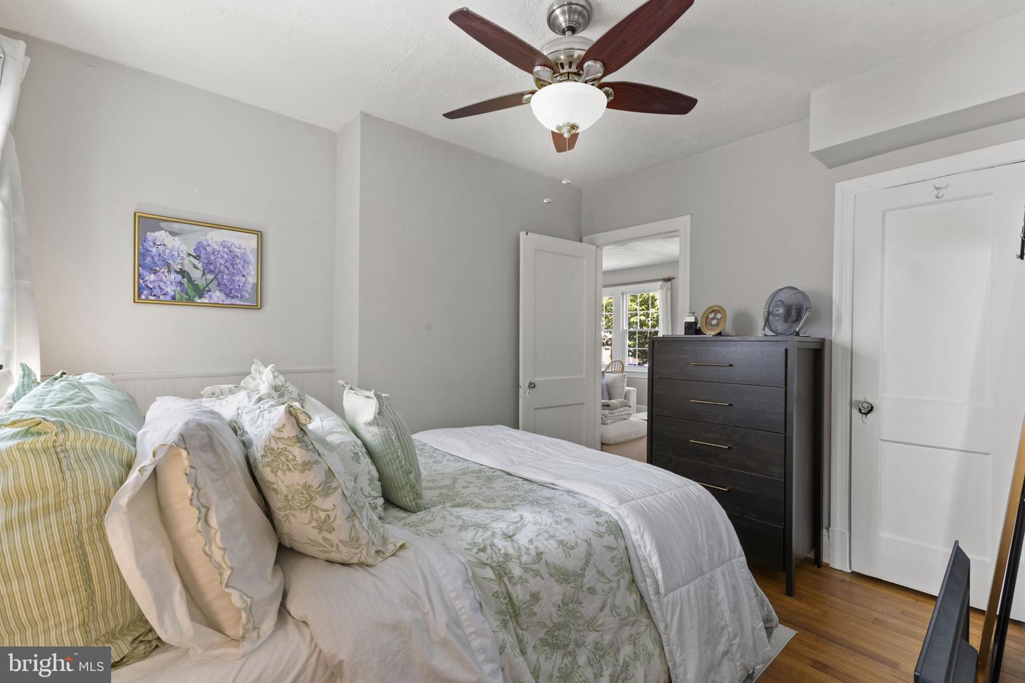 862 N ABINGDON ST, ARLINGTON, Virginia 22203, 3 Bedrooms Bedrooms, ,1 BathroomBathrooms,Residential,For sale,862 N ABINGDON ST,VAAR2064336 MLS # VAAR2064336