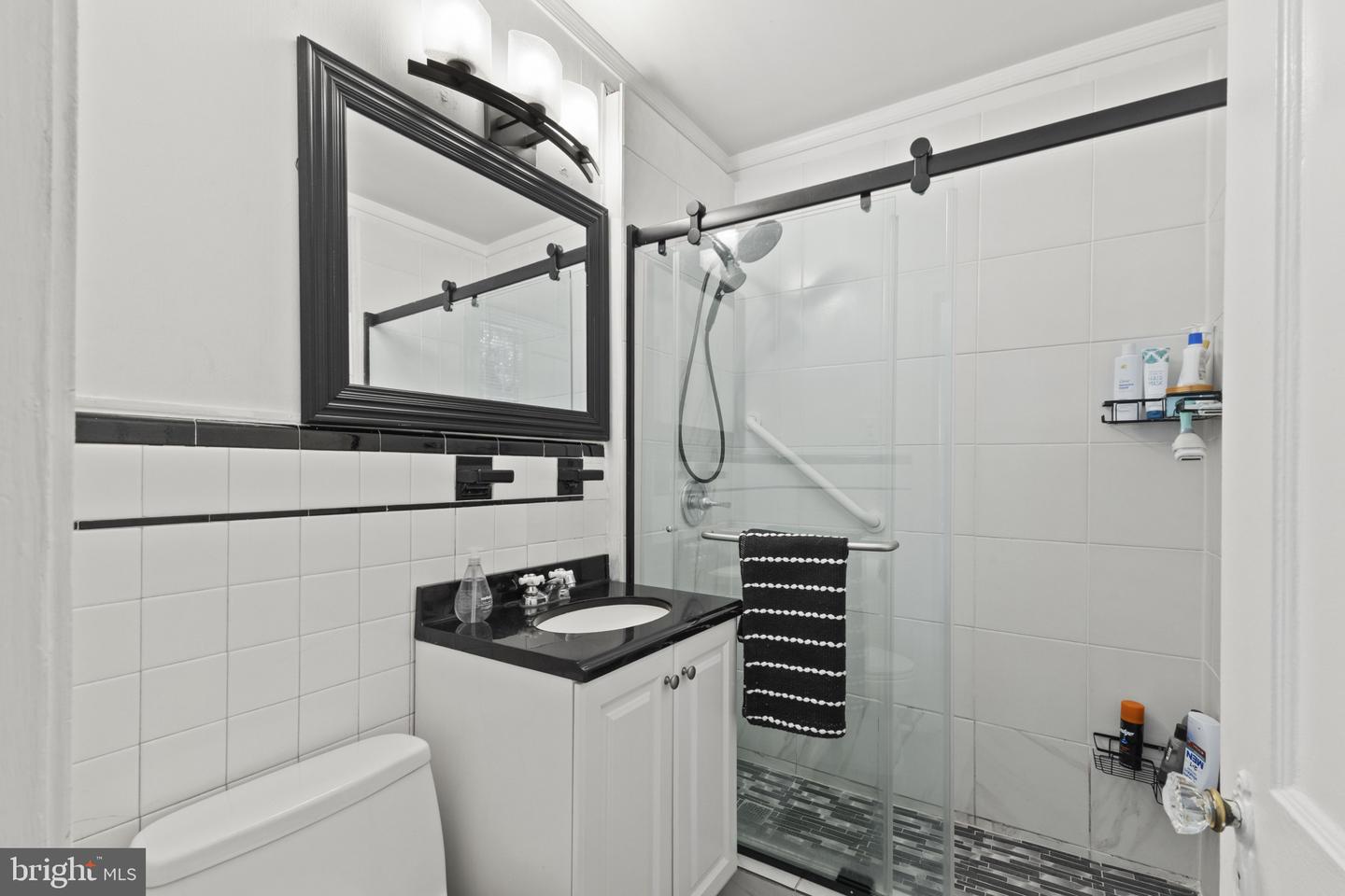 862 N ABINGDON ST, ARLINGTON, Virginia 22203, 3 Bedrooms Bedrooms, ,1 BathroomBathrooms,Residential,For sale,862 N ABINGDON ST,VAAR2064336 MLS # VAAR2064336