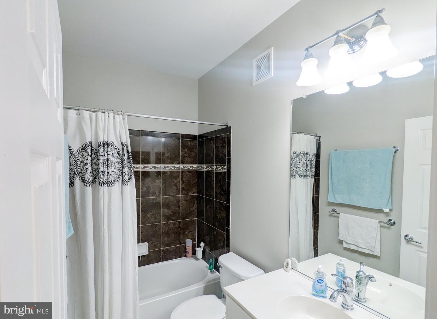14782 POTOMAC BRANCH DR, WOODBRIDGE, Virginia 22191, 3 Bedrooms Bedrooms, ,2 BathroomsBathrooms,Residential,For sale,14782 POTOMAC BRANCH DR,VAPW2105344 MLS # VAPW2105344