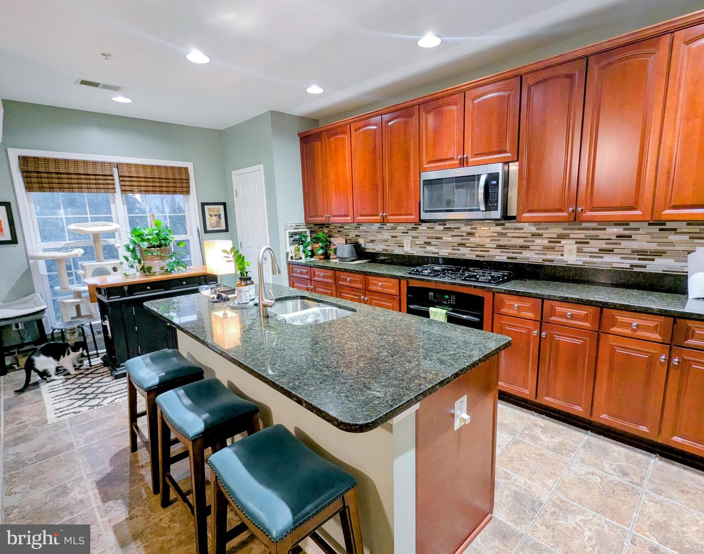 14782 POTOMAC BRANCH DR, WOODBRIDGE, Virginia 22191, 3 Bedrooms Bedrooms, ,2 BathroomsBathrooms,Residential,For sale,14782 POTOMAC BRANCH DR,VAPW2105344 MLS # VAPW2105344