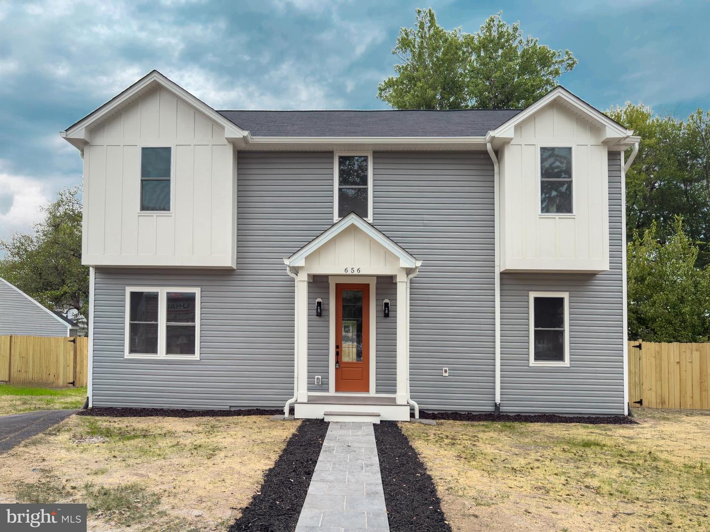 656 STUART CT, HERNDON, Virginia 20170, 5 Bedrooms Bedrooms, ,3 BathroomsBathrooms,Residential,For sale,656 STUART CT,VAFX2272848 MLS # VAFX2272848