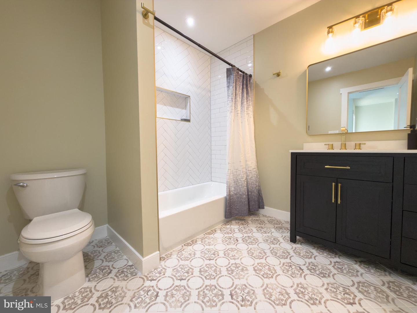 656 STUART CT, HERNDON, Virginia 20170, 5 Bedrooms Bedrooms, ,3 BathroomsBathrooms,Residential,For sale,656 STUART CT,VAFX2272848 MLS # VAFX2272848