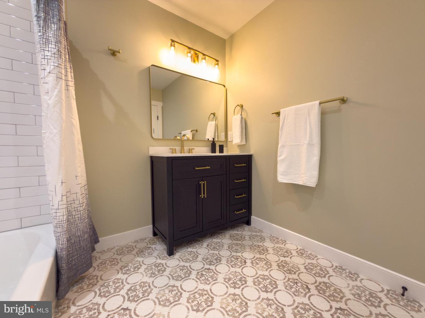 656 STUART CT, HERNDON, Virginia 20170, 5 Bedrooms Bedrooms, ,3 BathroomsBathrooms,Residential,For sale,656 STUART CT,VAFX2272848 MLS # VAFX2272848
